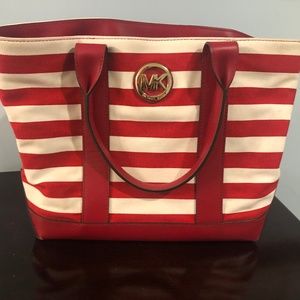 Michael Kors pocket book